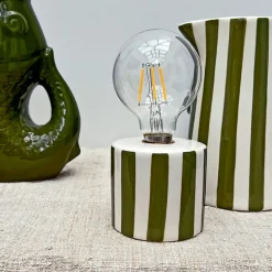 Fabrique de Styles Lampes À Poser*Lampe à piles en faïence rayée et blanc h17cm
