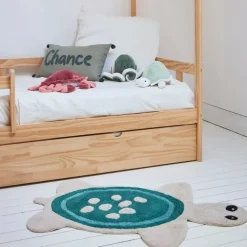 Enfant Fabrique de Styles Déco*Tapis tortue en coton tufté écru et 92x65cm